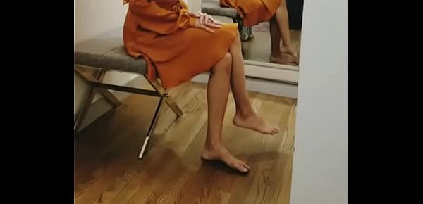 Busty Indian Girl sexy cleavage